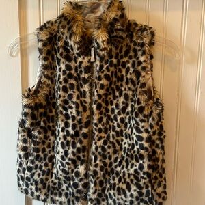 Furry vest! Fashionista!!